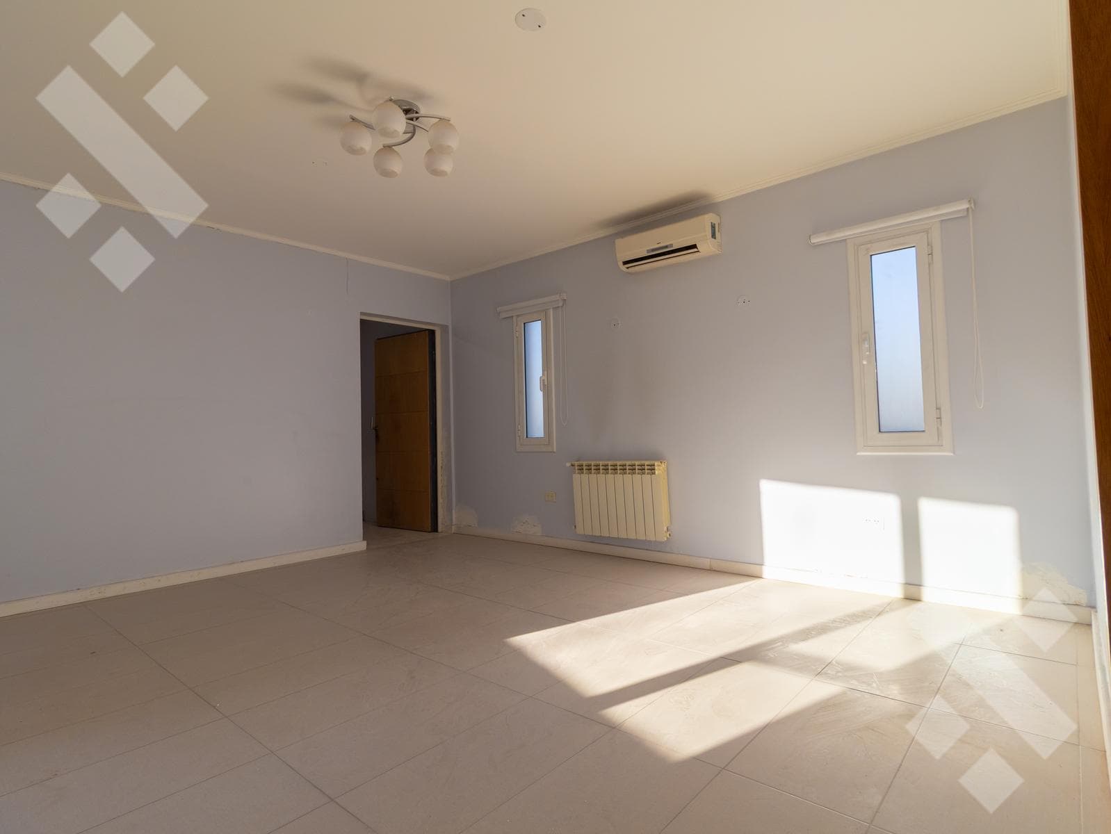 3-Bedroom House for Sale with Pool - Comahue Golf Club Neighborhood - Neuquén City