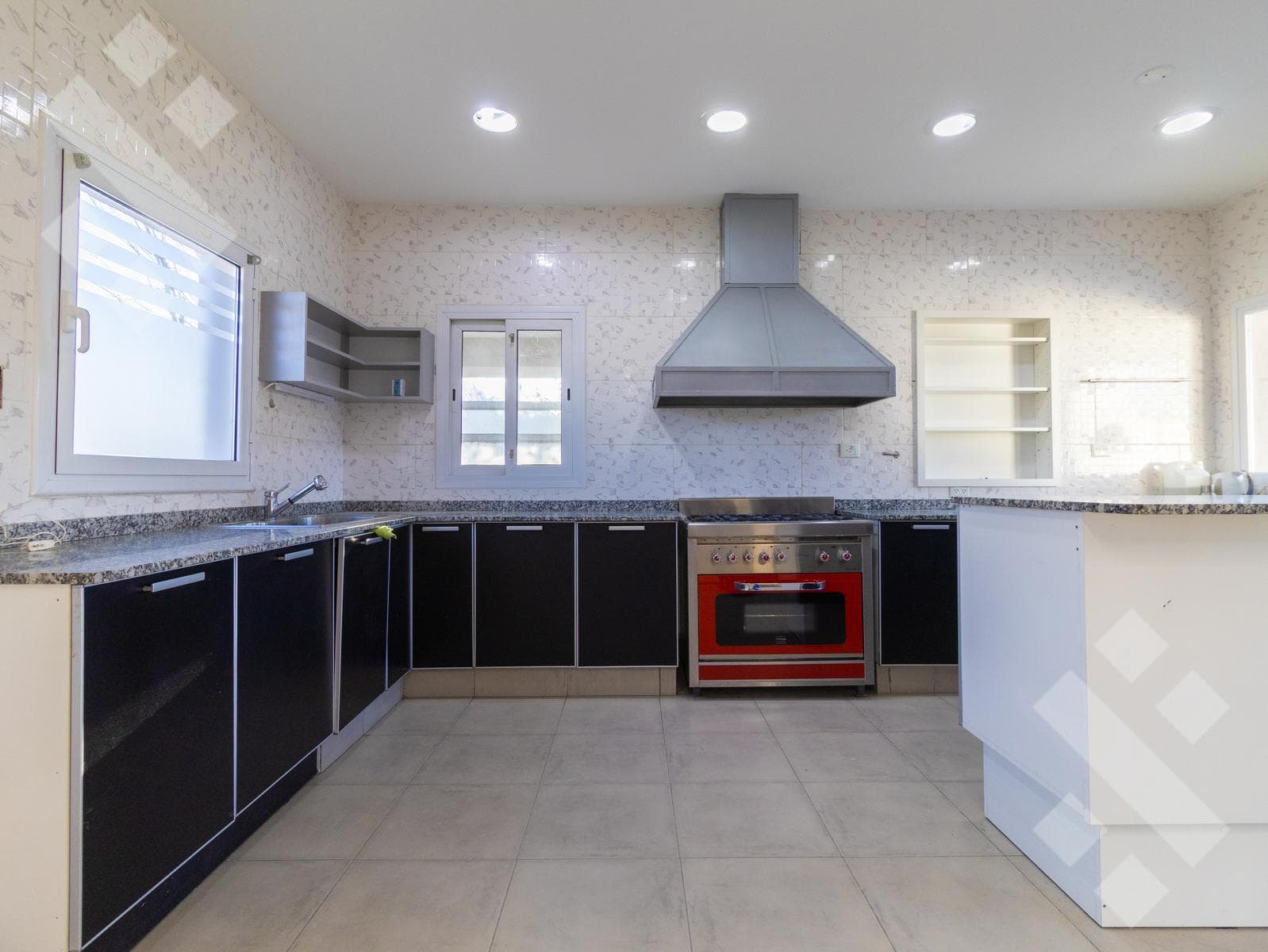 3-Bedroom House for Sale with Pool - Comahue Golf Club Neighborhood - Neuquén City