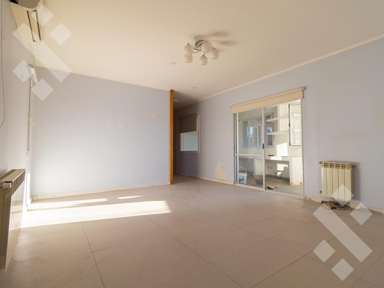 3-Bedroom House for Sale with Pool - Comahue Golf Club Neighborhood - Neuquén City