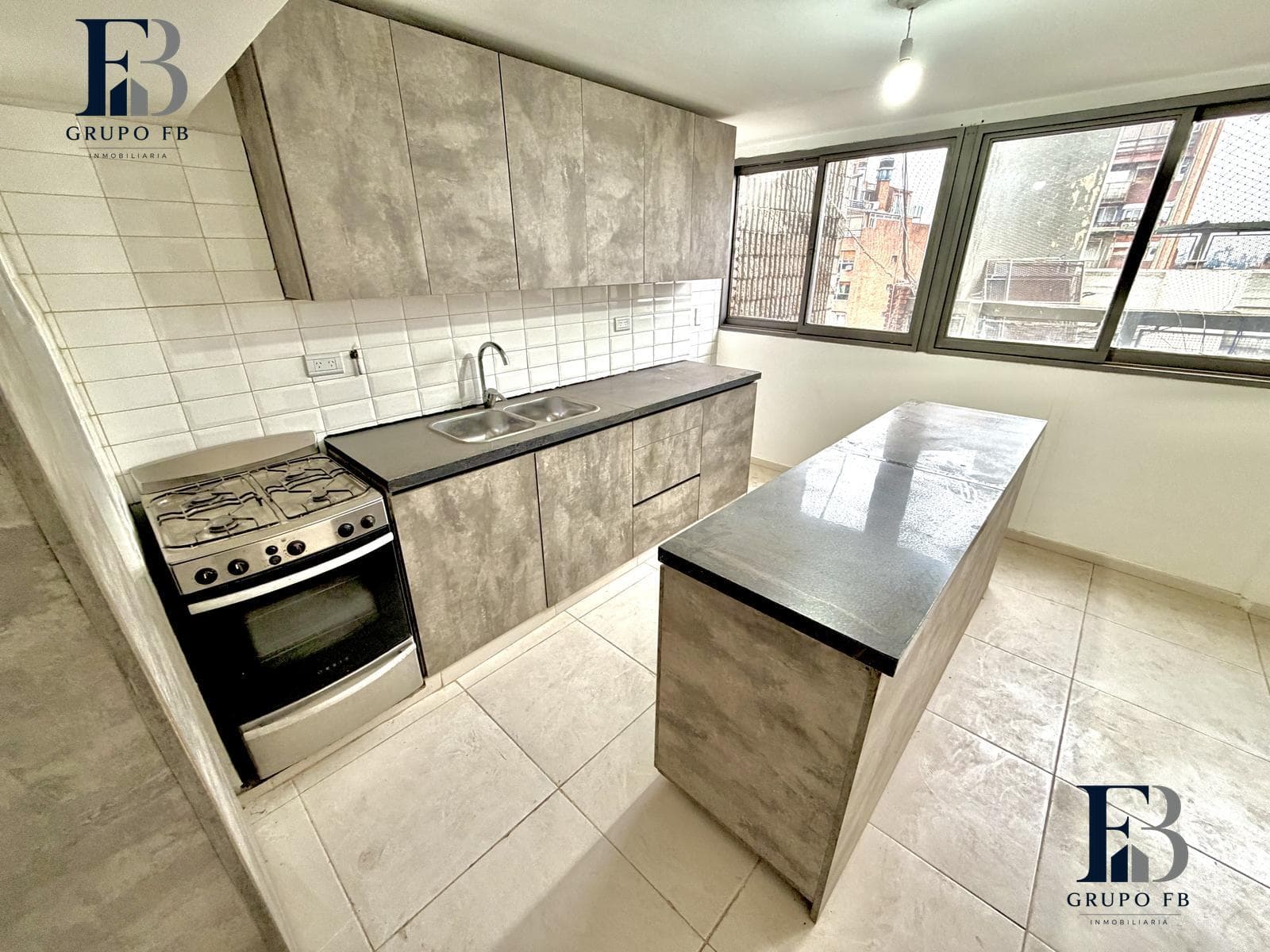 4-BEDROOM APARTMENT + NEW GARAGE IN CORDOBA