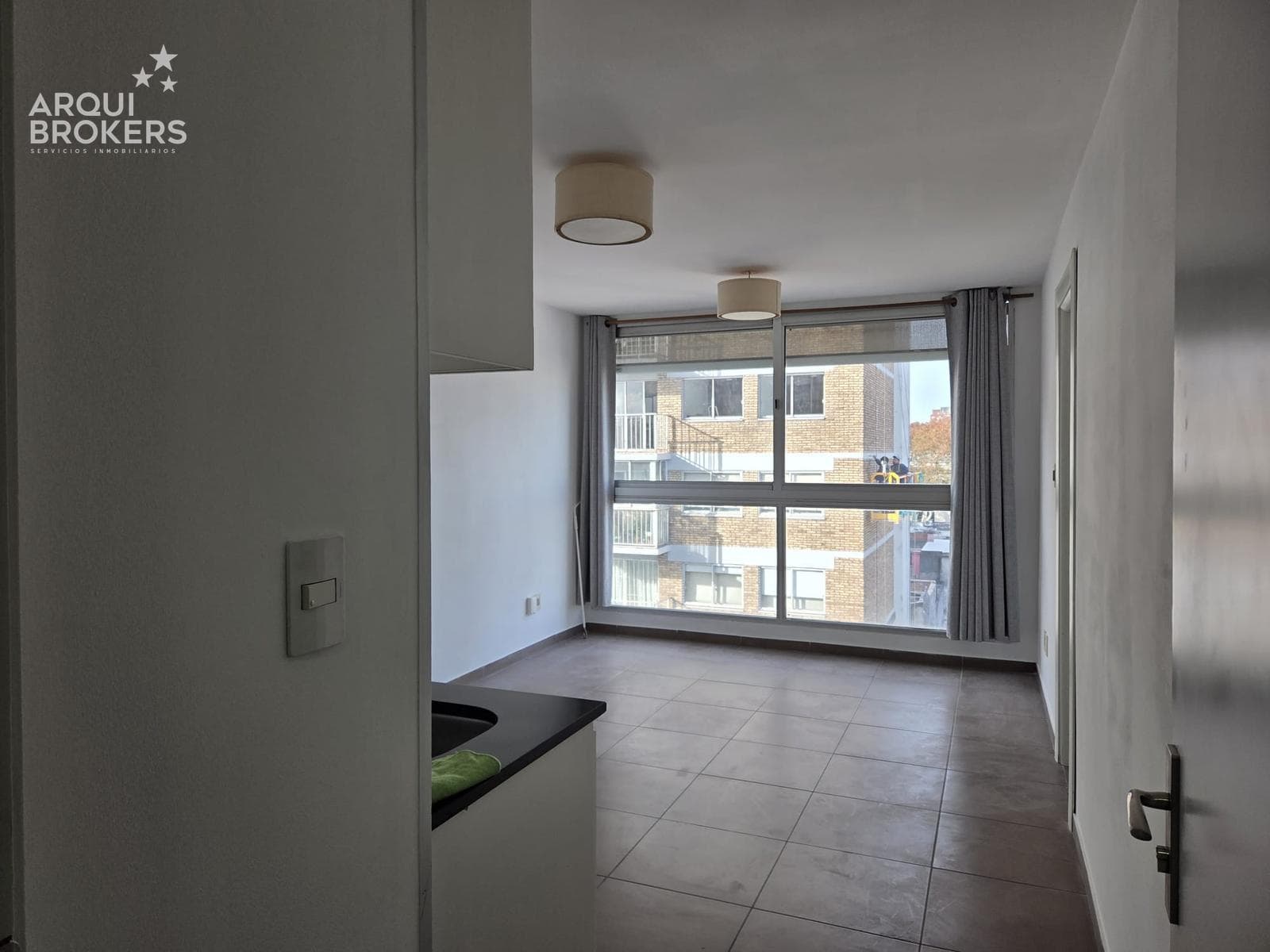 One-bedroom apartment for rent in Parque Rodó with a garage