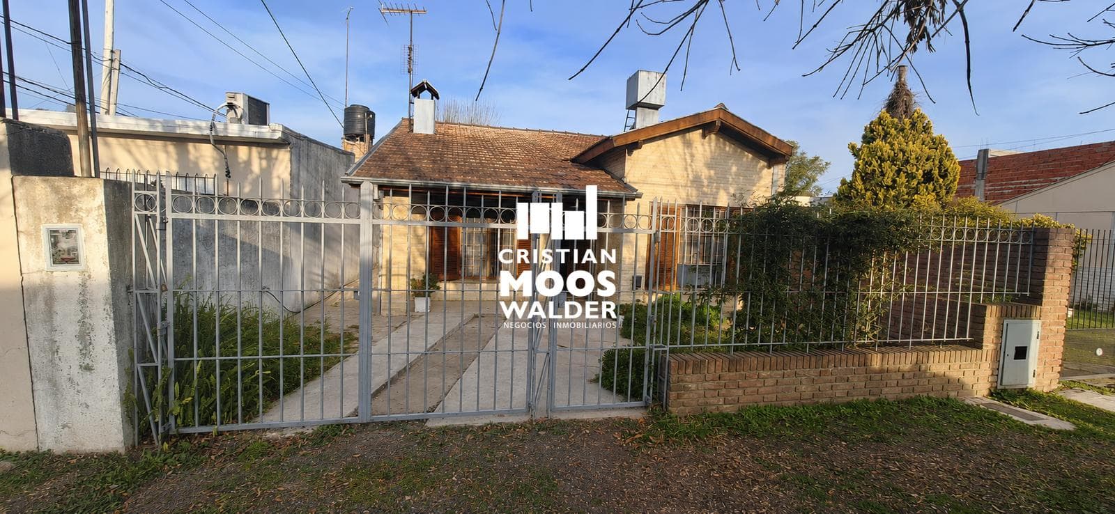 House in Belen De Escobar