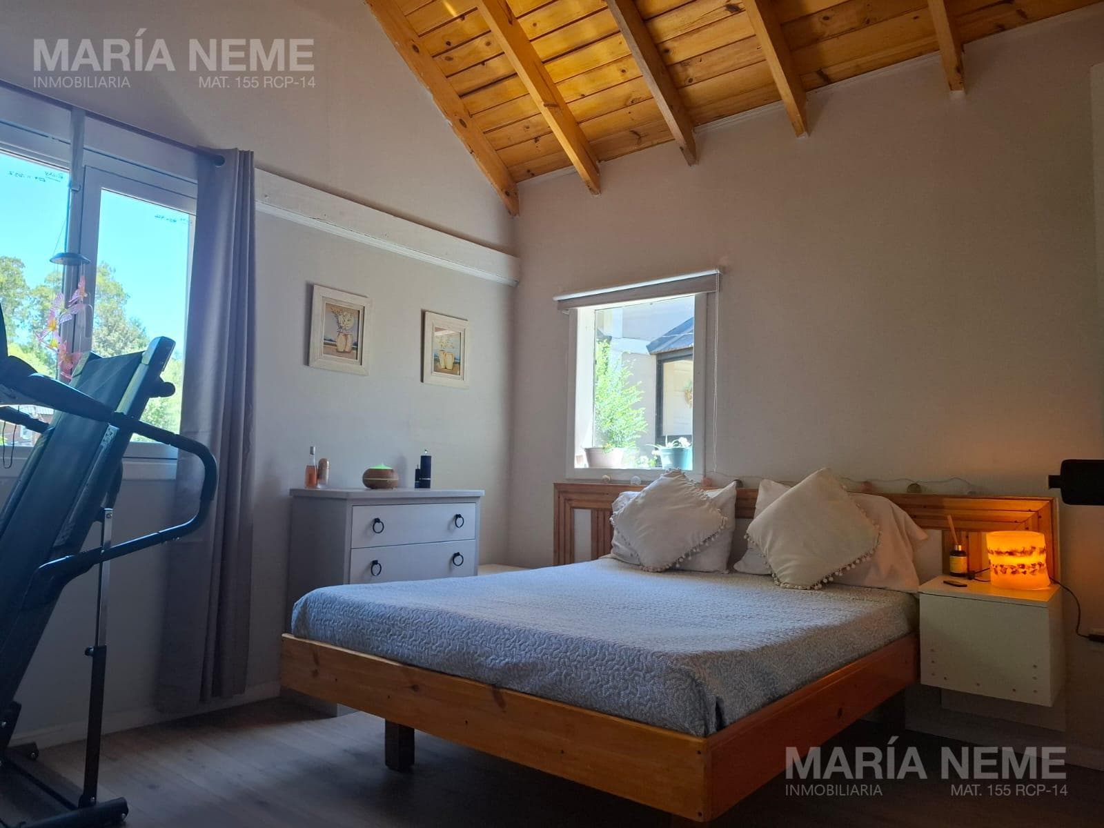 Main House and Separate Guest House