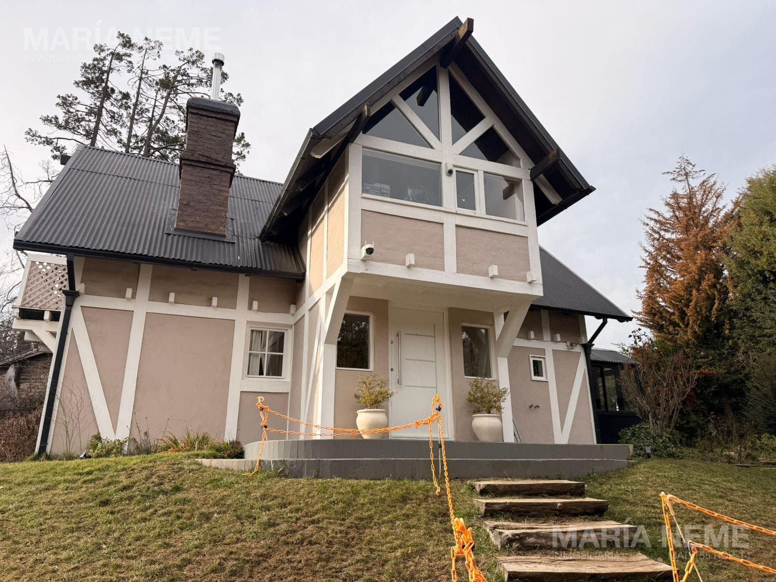 Main House and Separate Guest House