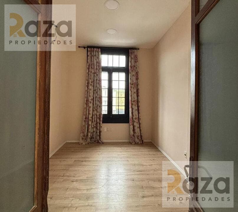 6-Bedroom House for Sale in Aguada