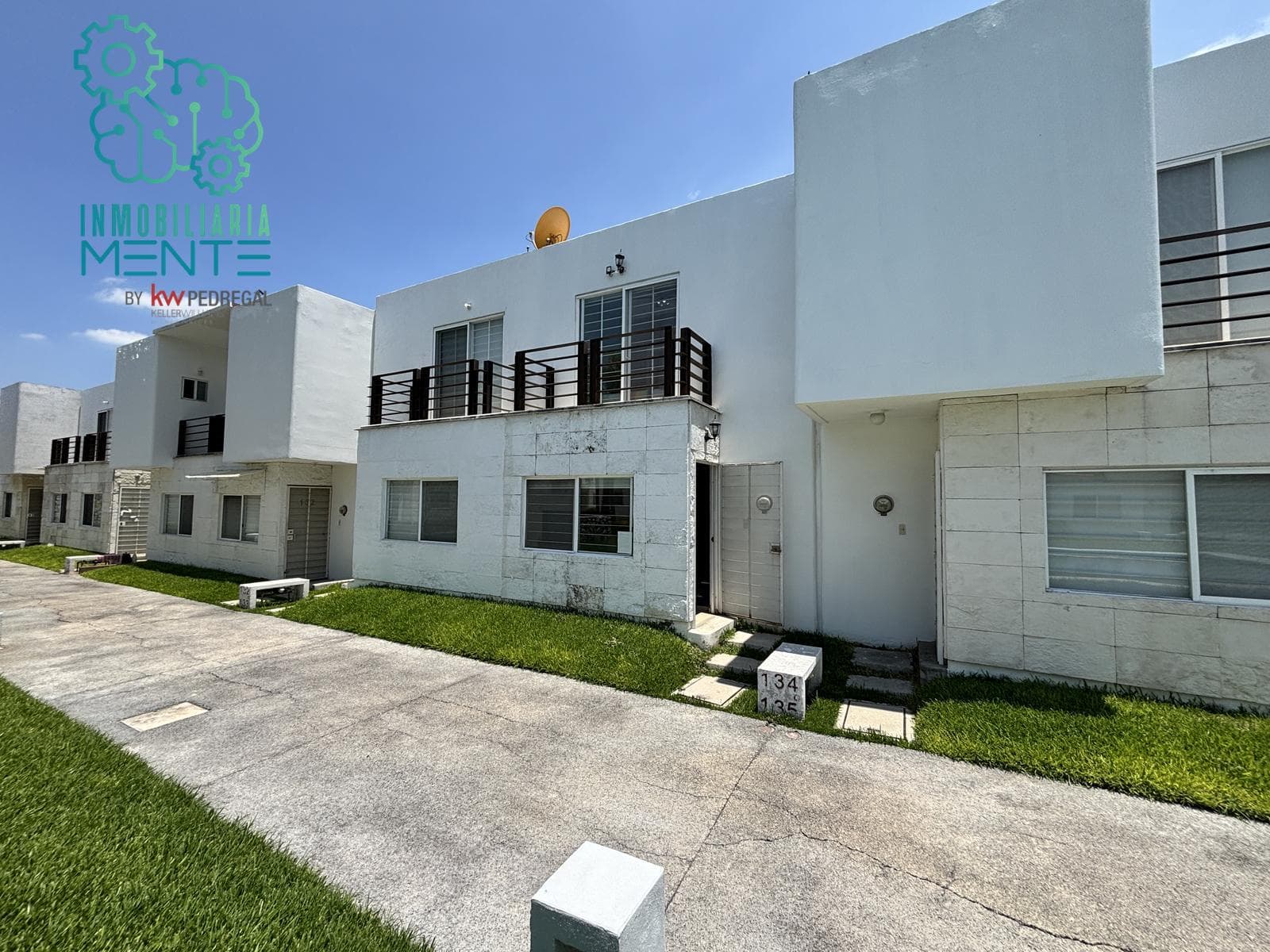 HOUSE FOR SALE IN THE LOS PRADOS RESIDENTIAL COMPLEX, OACALCO