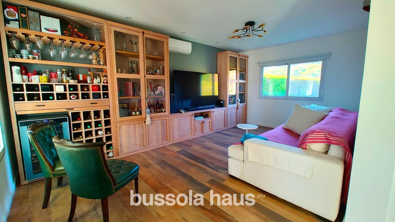 House for sale: 7 rooms, lake views, pool, El Encuentro neighborhood, Tigre—a great opportunity