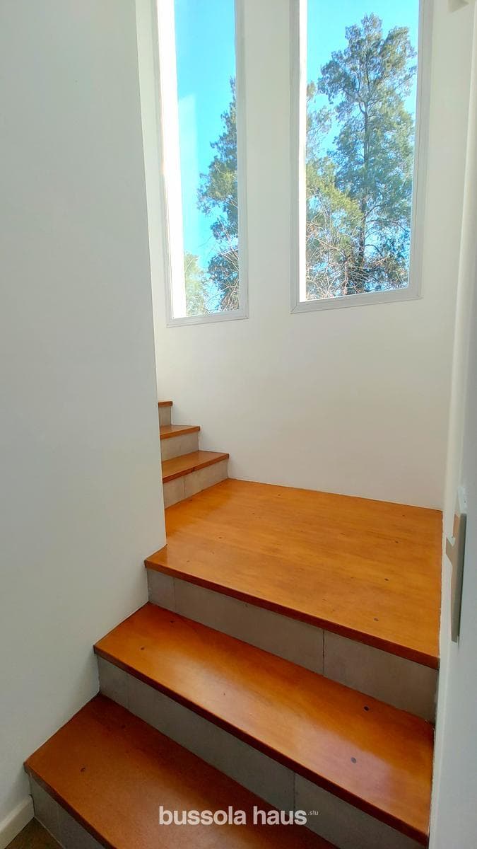 House for sale: 7 rooms, lake views, pool, El Encuentro neighborhood, Tigre—a great opportunity
