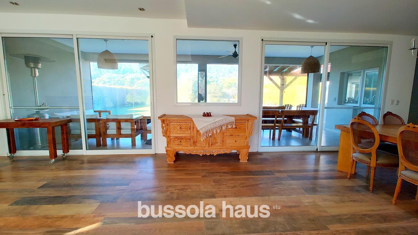 House for sale: 7 rooms, lake views, pool, El Encuentro neighborhood, Tigre—a great opportunity