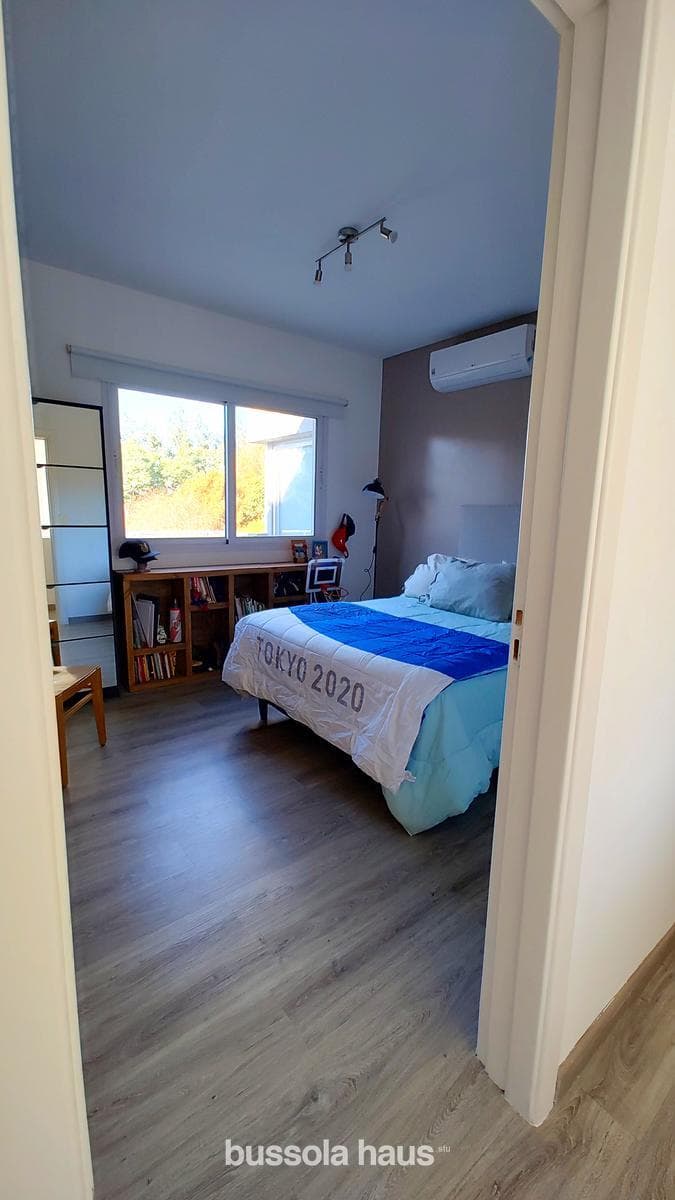House for sale: 7 rooms, lake views, pool, El Encuentro neighborhood, Tigre—a great opportunity