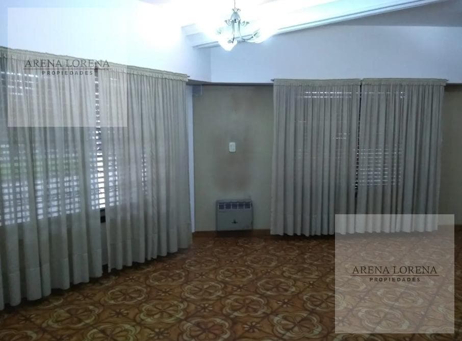 5-Room Duplex House for Sale in Castelar Sur