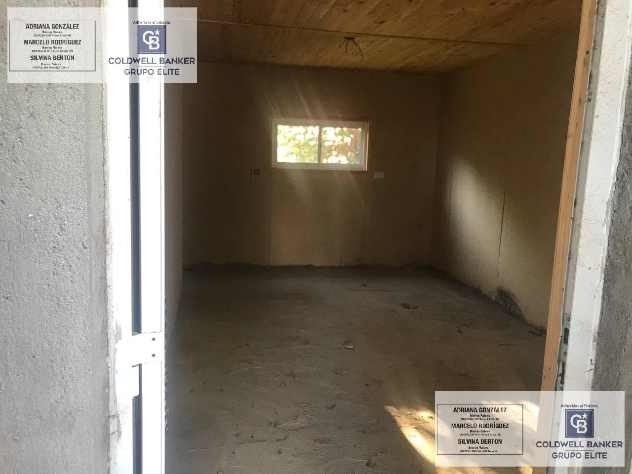 HOUSE IN VILLA MERCEDES WITH A YARD
