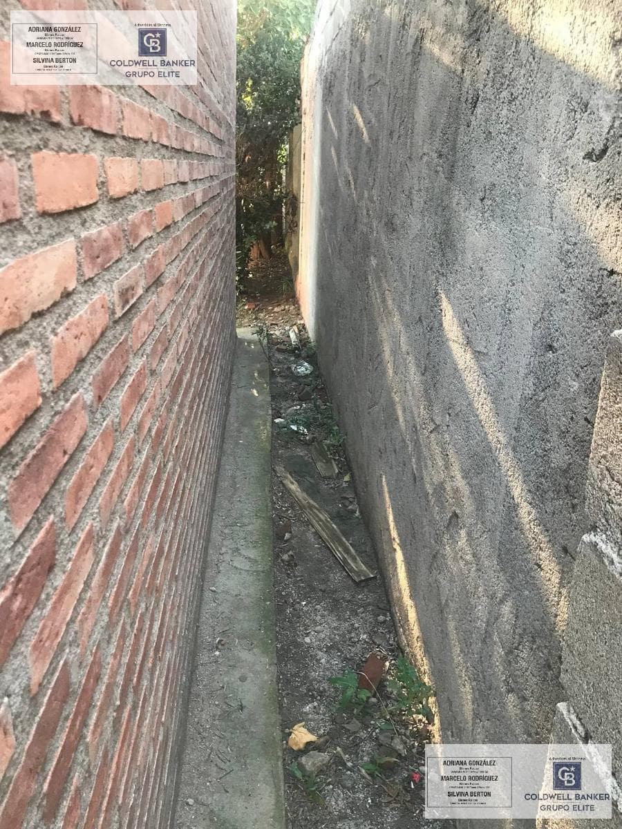 HOUSE IN VILLA MERCEDES WITH A YARD