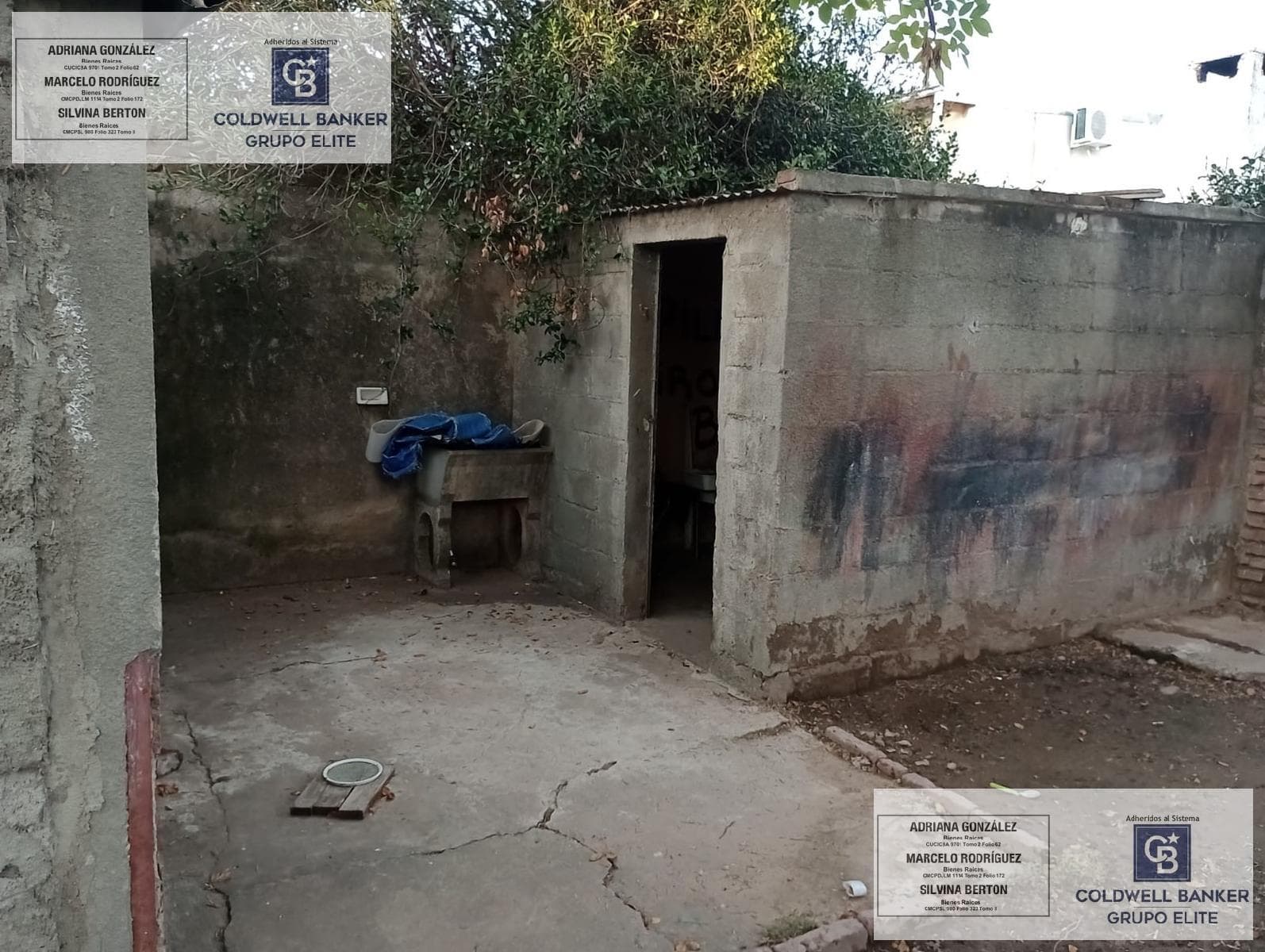 House with 3 bedrooms, a semi-covered garage, and a patio.