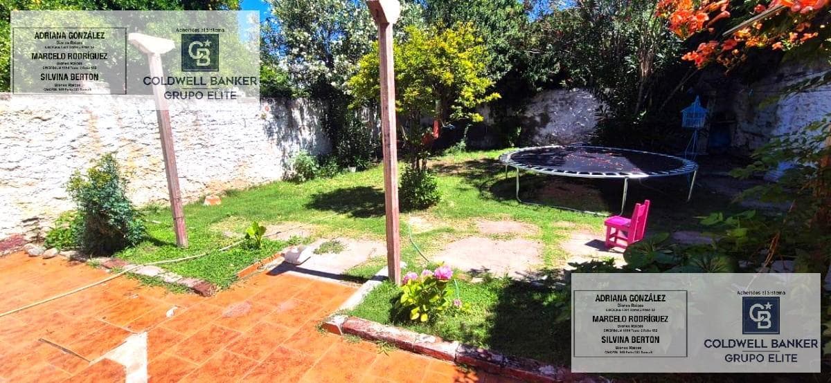 Two-bedroom house with a garage and a yard. Villa Mercedes