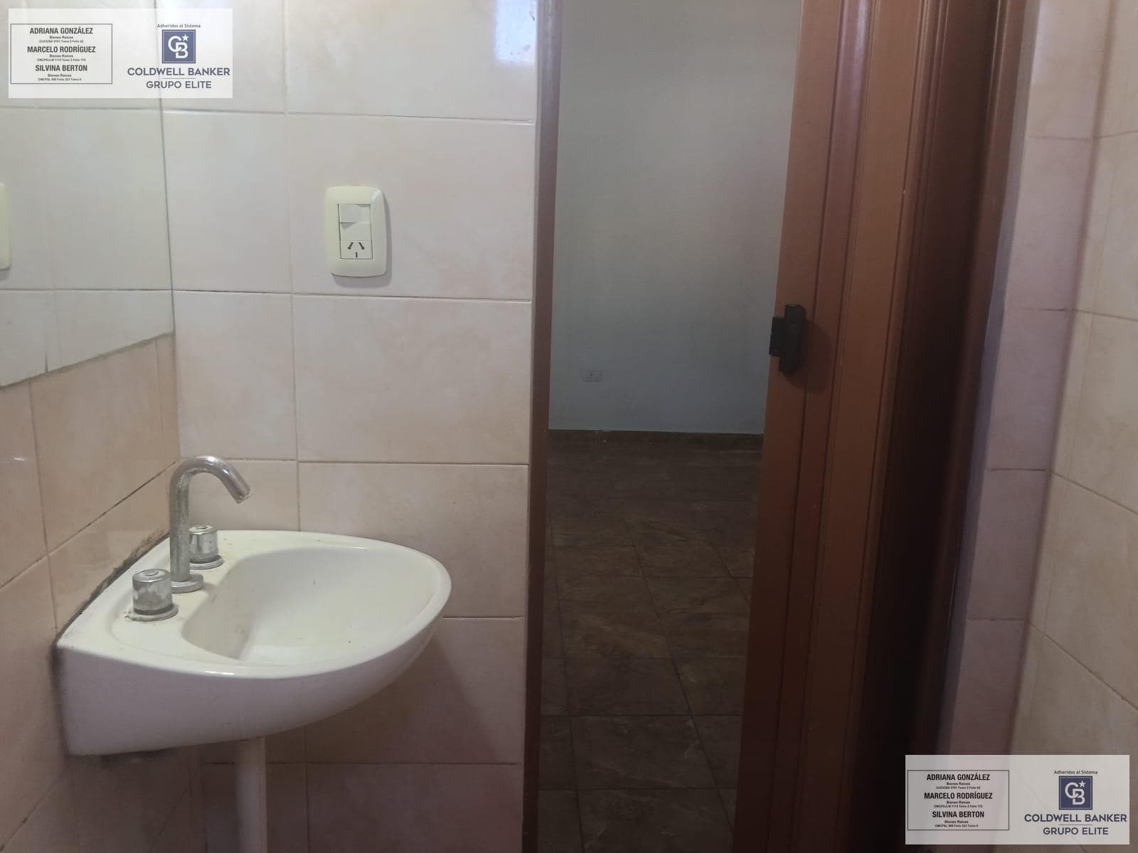 HOUSE FOR SALE PLUS TWO APARTMENTS IN VILLA MERCEDES, SAN LUIS.