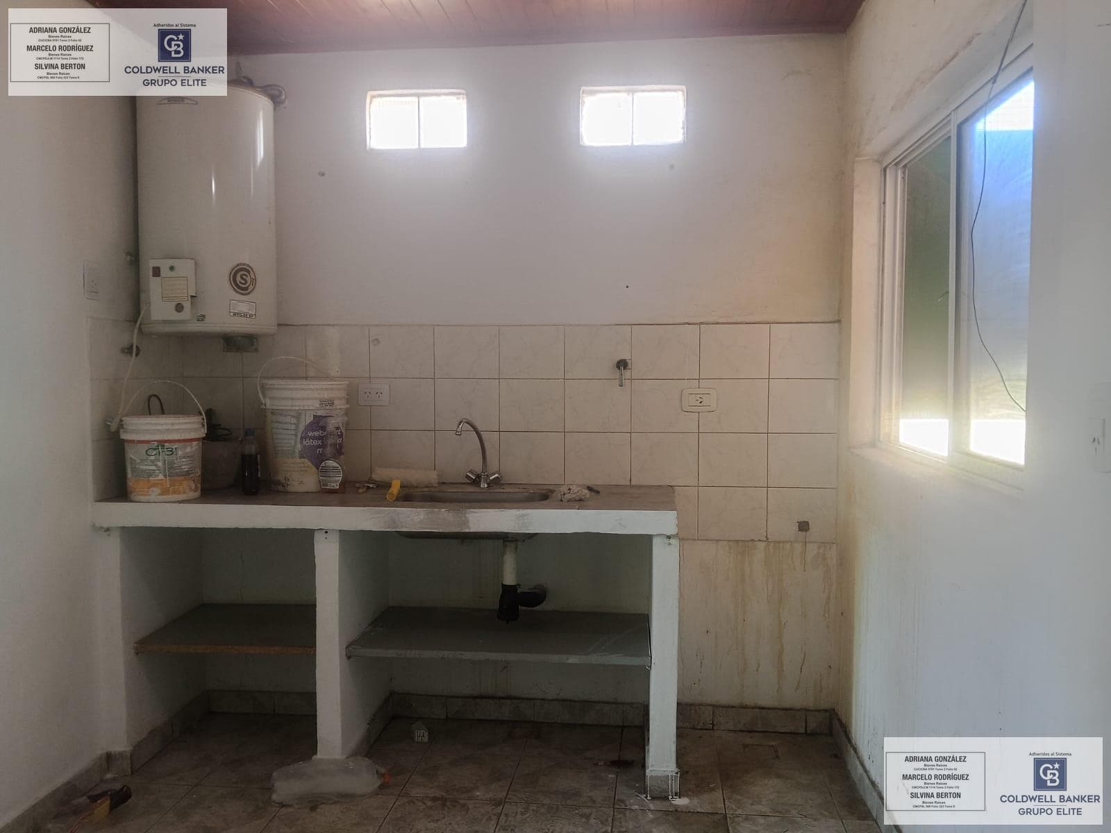 HOUSE FOR SALE PLUS TWO APARTMENTS IN VILLA MERCEDES, SAN LUIS.
