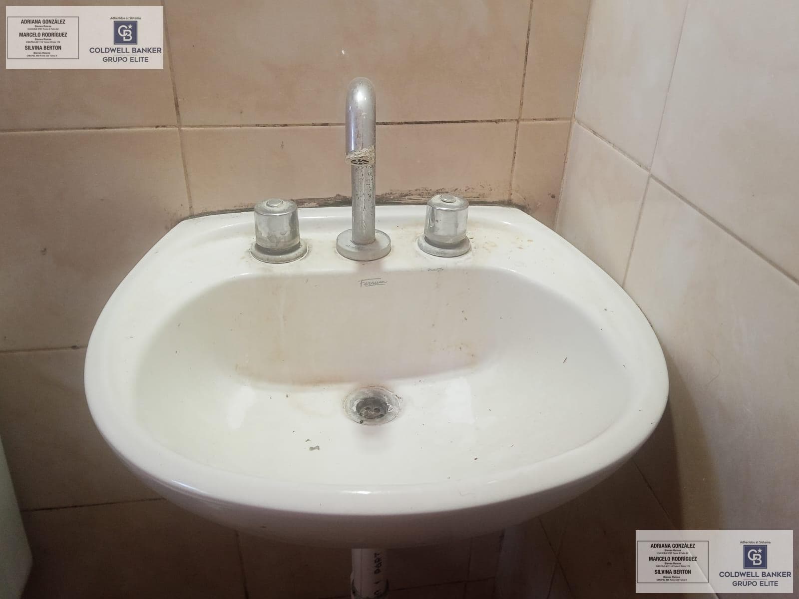 HOUSE FOR SALE PLUS TWO APARTMENTS IN VILLA MERCEDES, SAN LUIS.