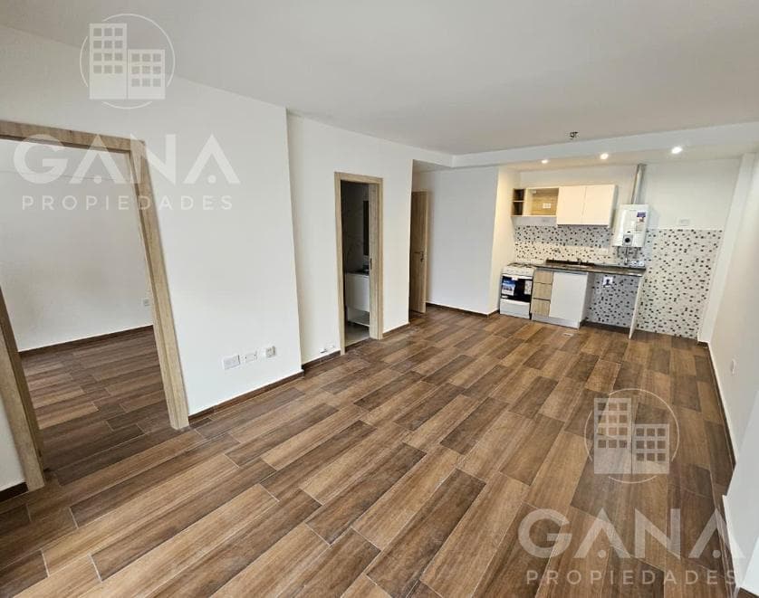 Apartment for Sale in Downtown: 1-Bedroom with Balcony