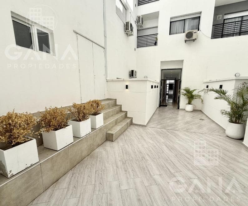 Apartment for Sale in Downtown: 1-Bedroom with Balcony