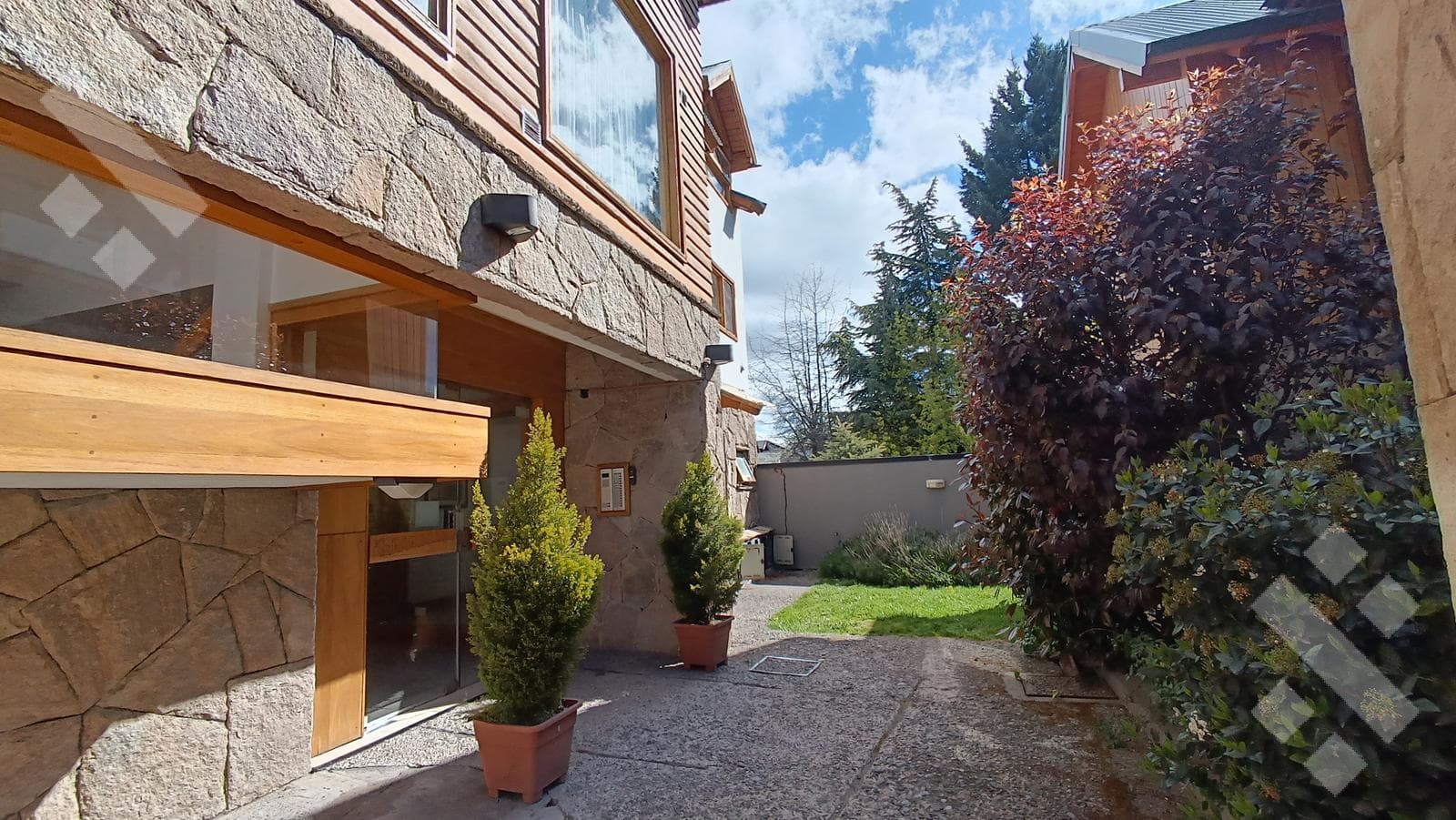 FOR RENT: 3-Bedroom Apartment in Downtown San Martín de los Andes - Furnished