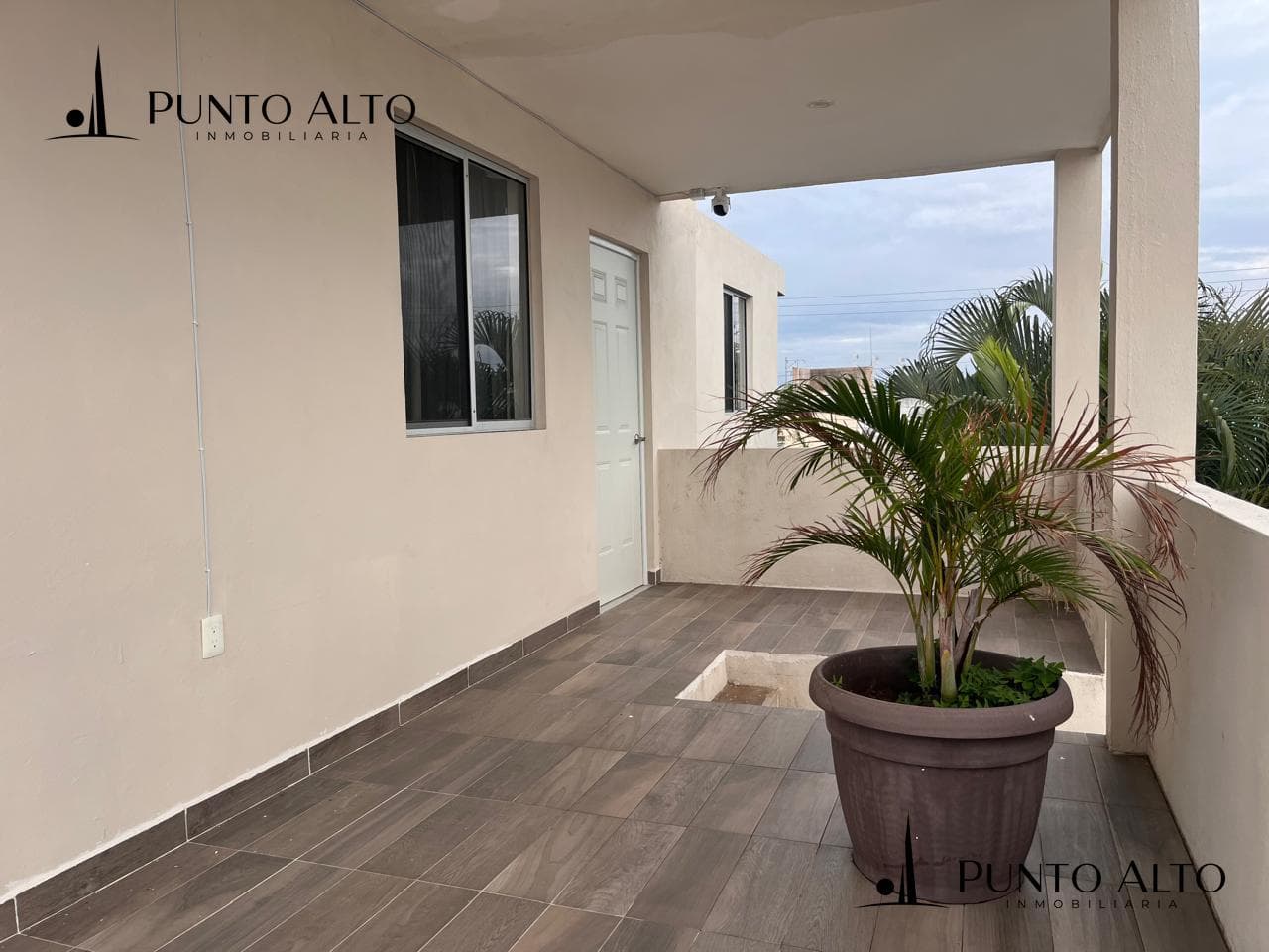 APARTMENT FOR RENT IN THE NAVAL MILITAR NEIGHBORHOOD, ONE BLOCK FROM MONTERREY AVENUE
