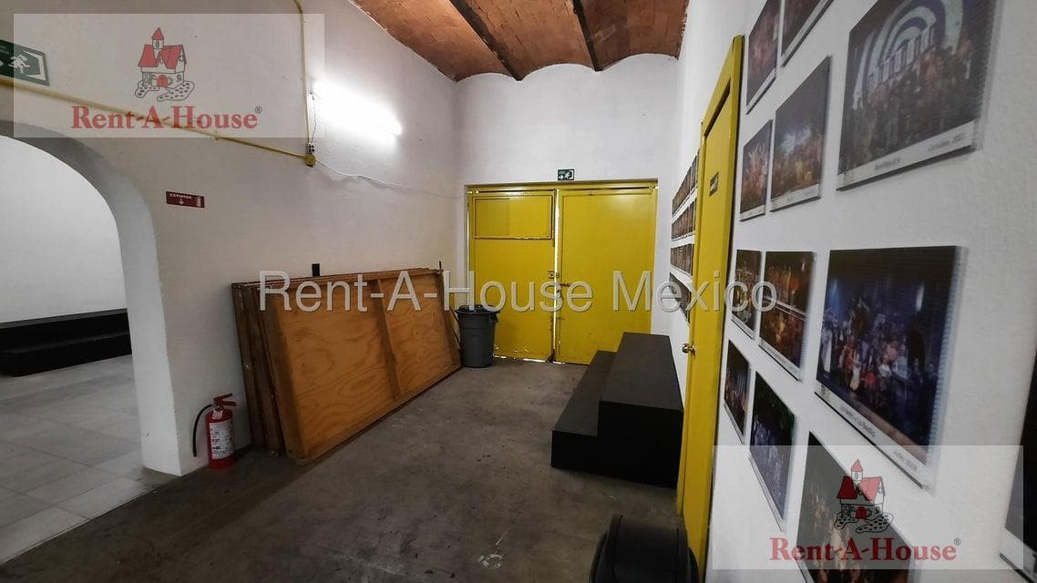 House with Commercial Zoning for Rent in San Miguel Chapultepec, Miguel Hidalgo, CR 27-61.