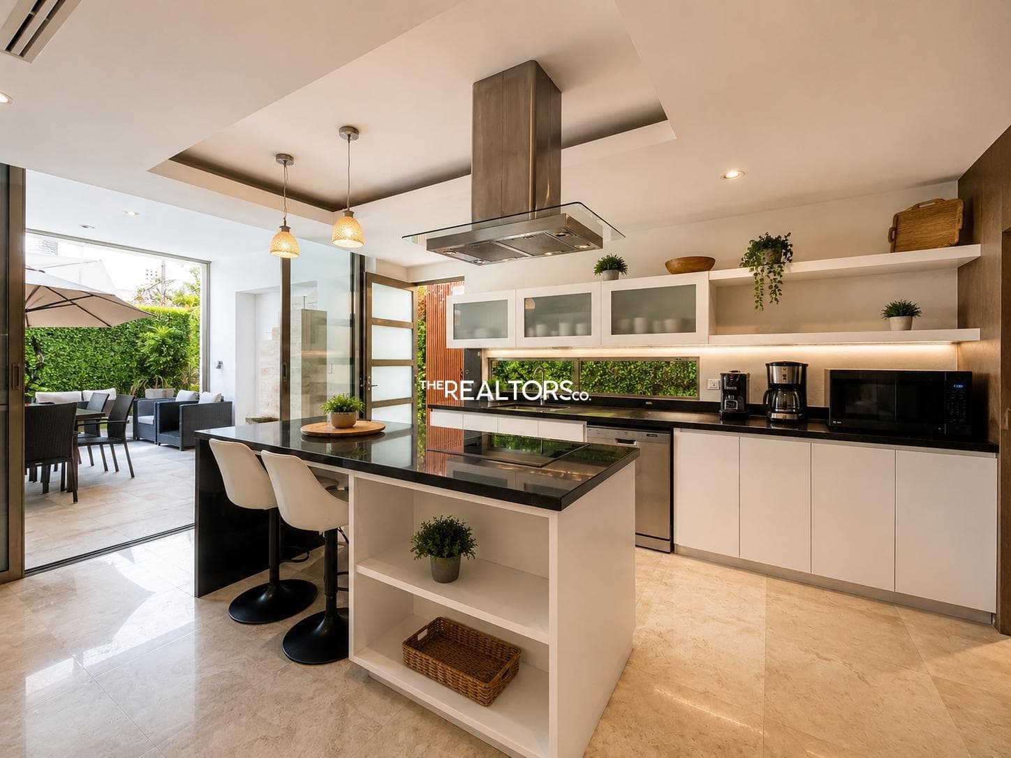 Spacious House in the Cumbres Residential Community