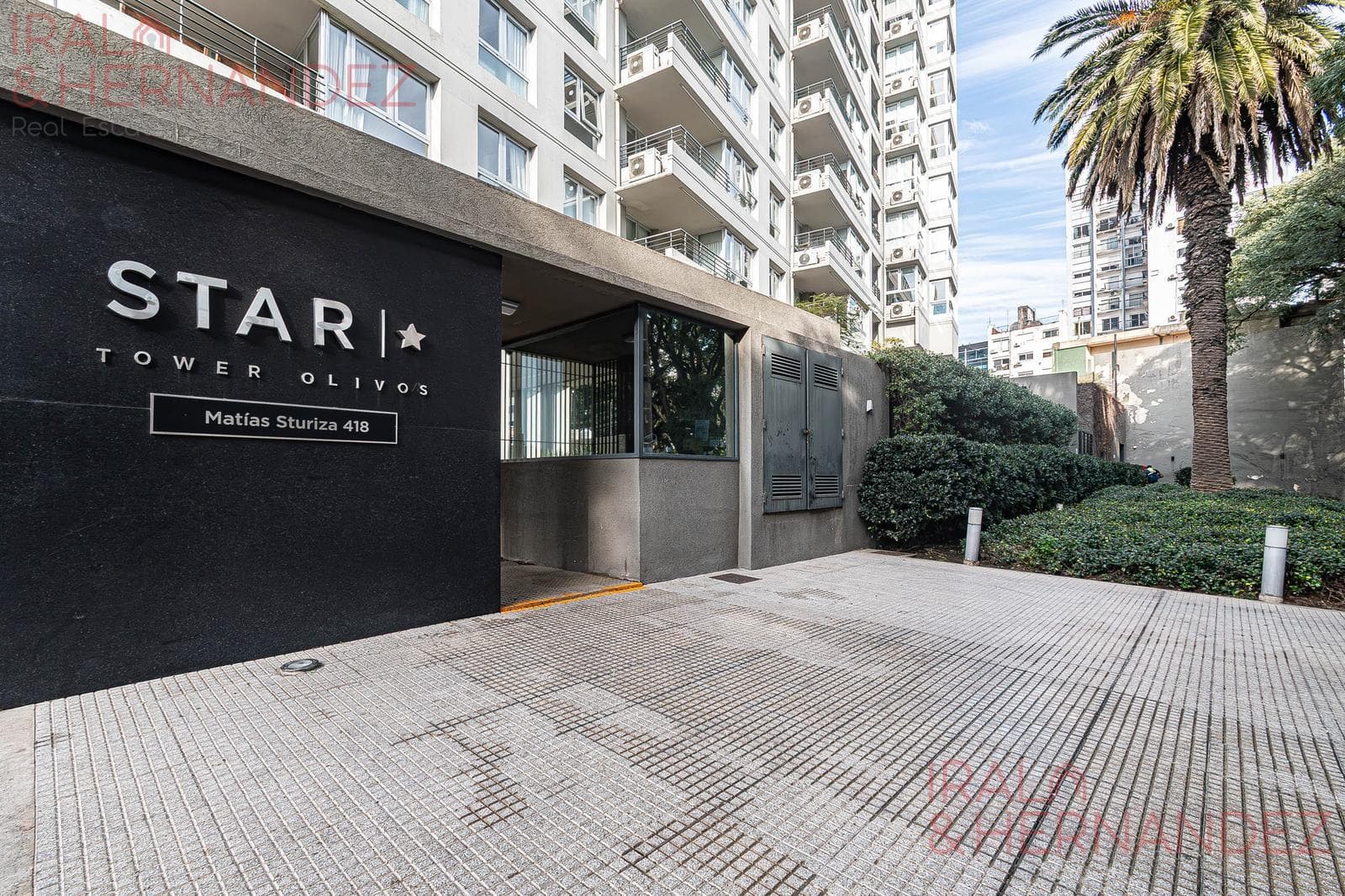 Departamento 2 ambientes con cochera en edificio Star Tower en Olivos