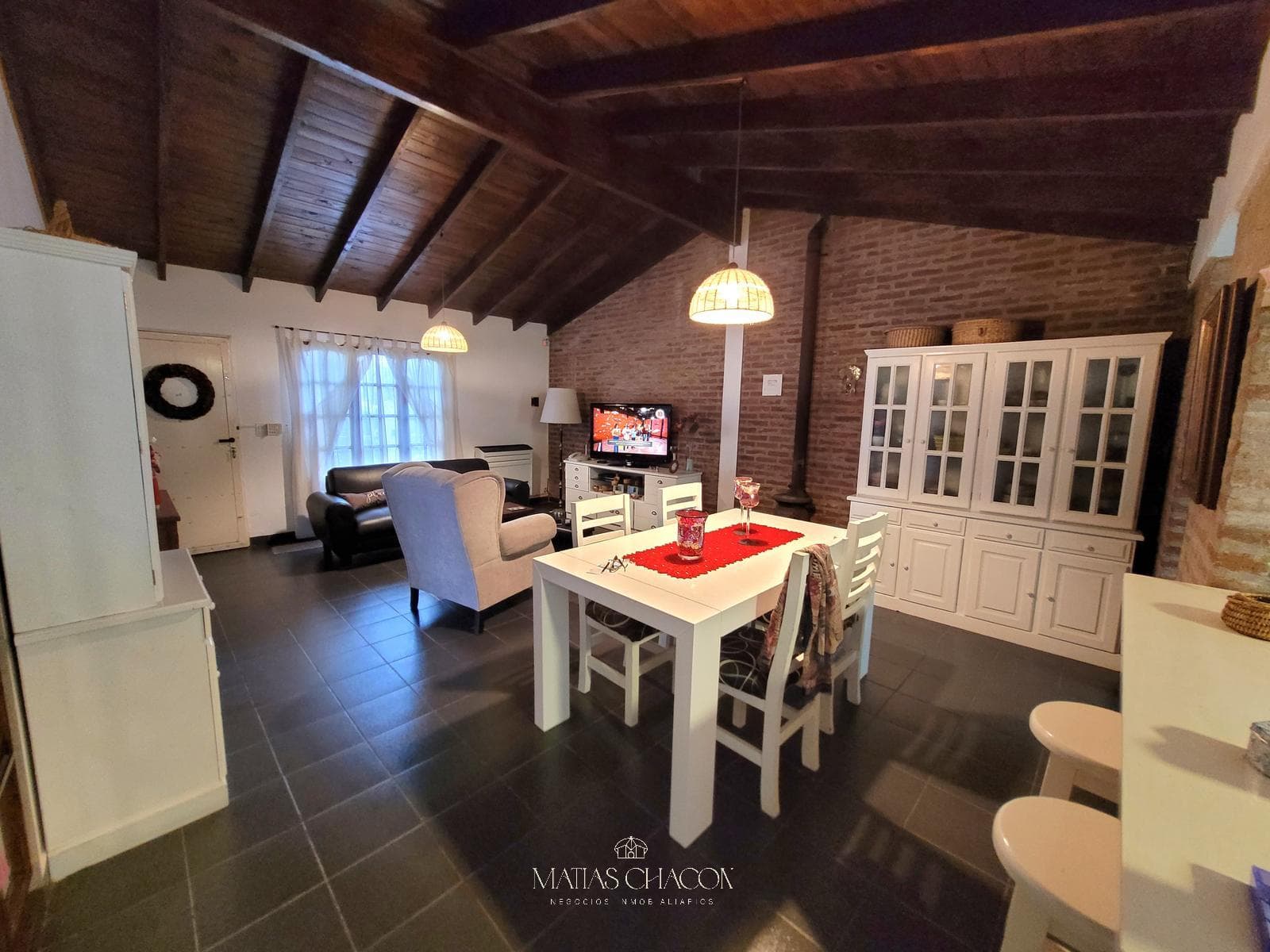 Excellent House in the Santa Celina Neighborhood