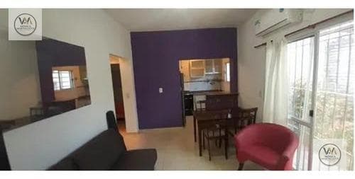 BEAUTIFUL 3-ROOM PH WITH DRIVEWAY IN CASTELAR