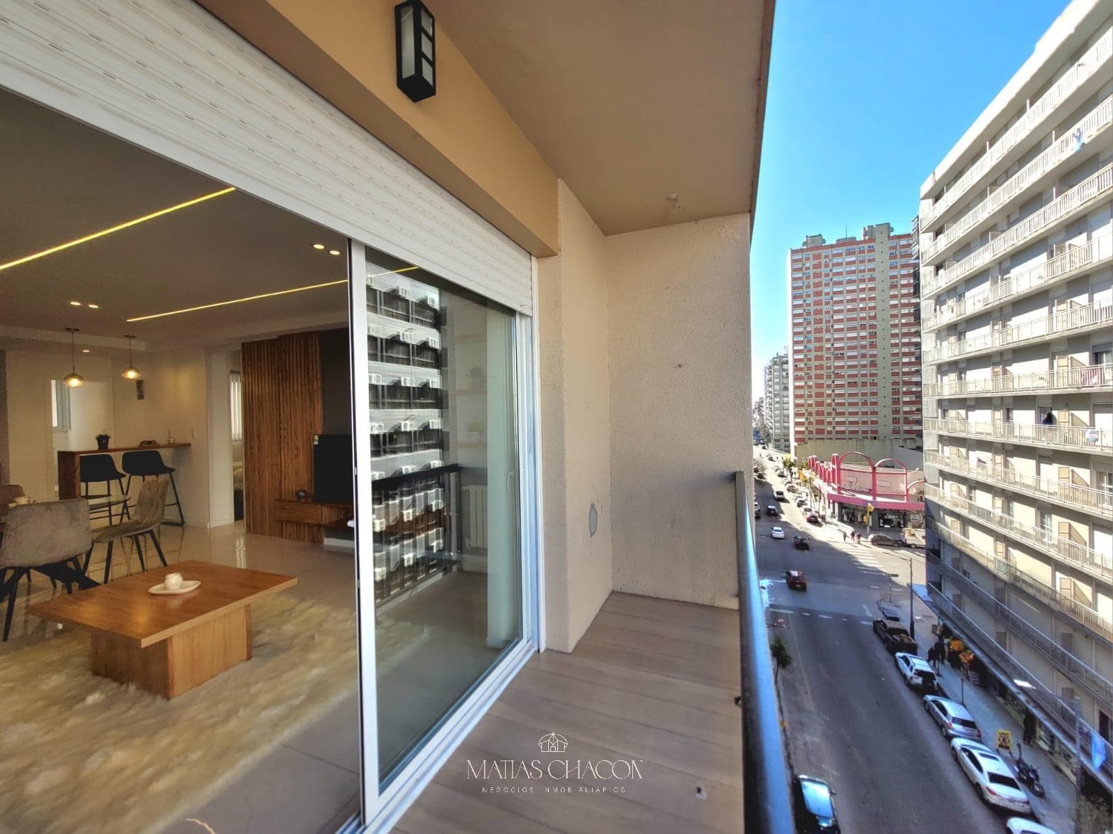 3-room apartment facing the street, completely renovated to look brand new