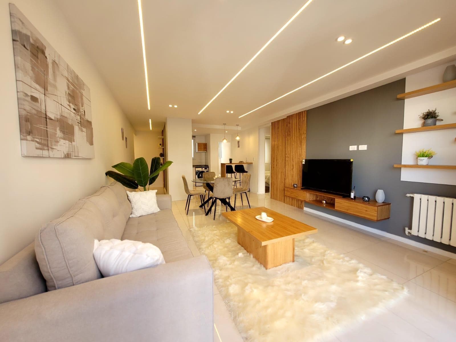 3-room apartment facing the street, completely renovated to look brand new