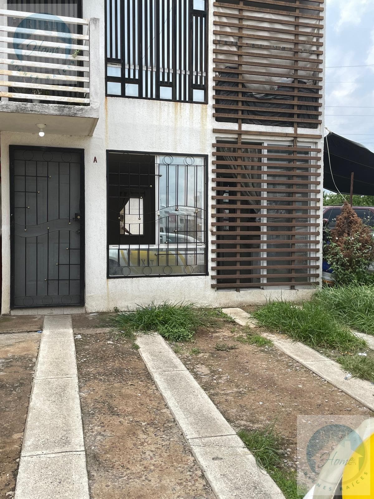 Apartment in the Jardines de Las Fuentes Subdivision