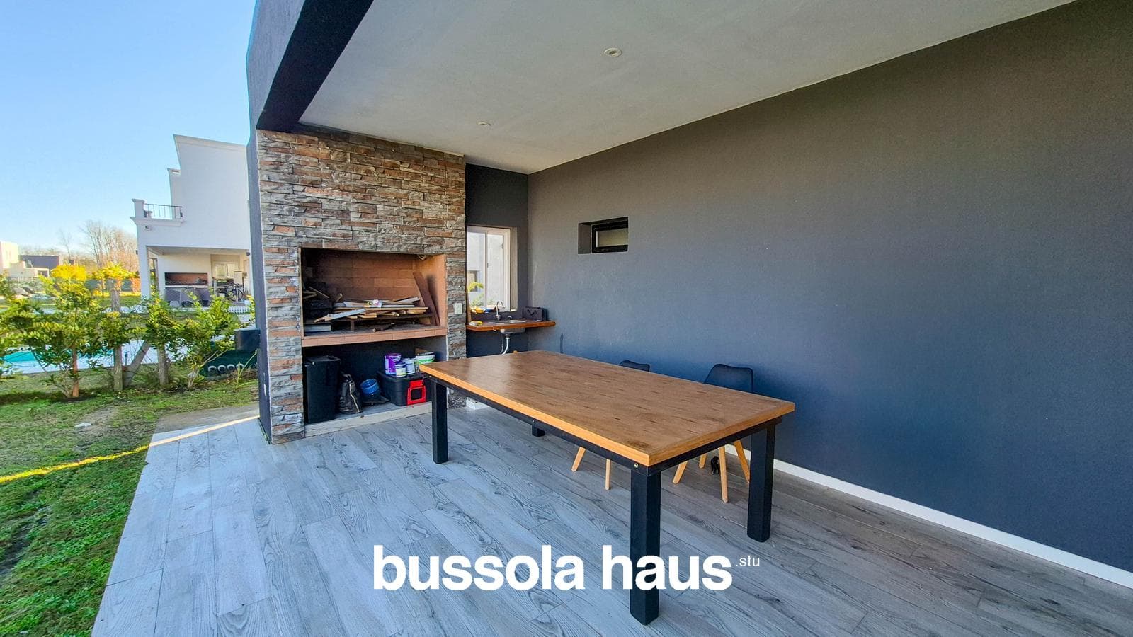 4-Bedroom House for Sale on an Interior Lot with a Pool in Vila Marina Villanueva