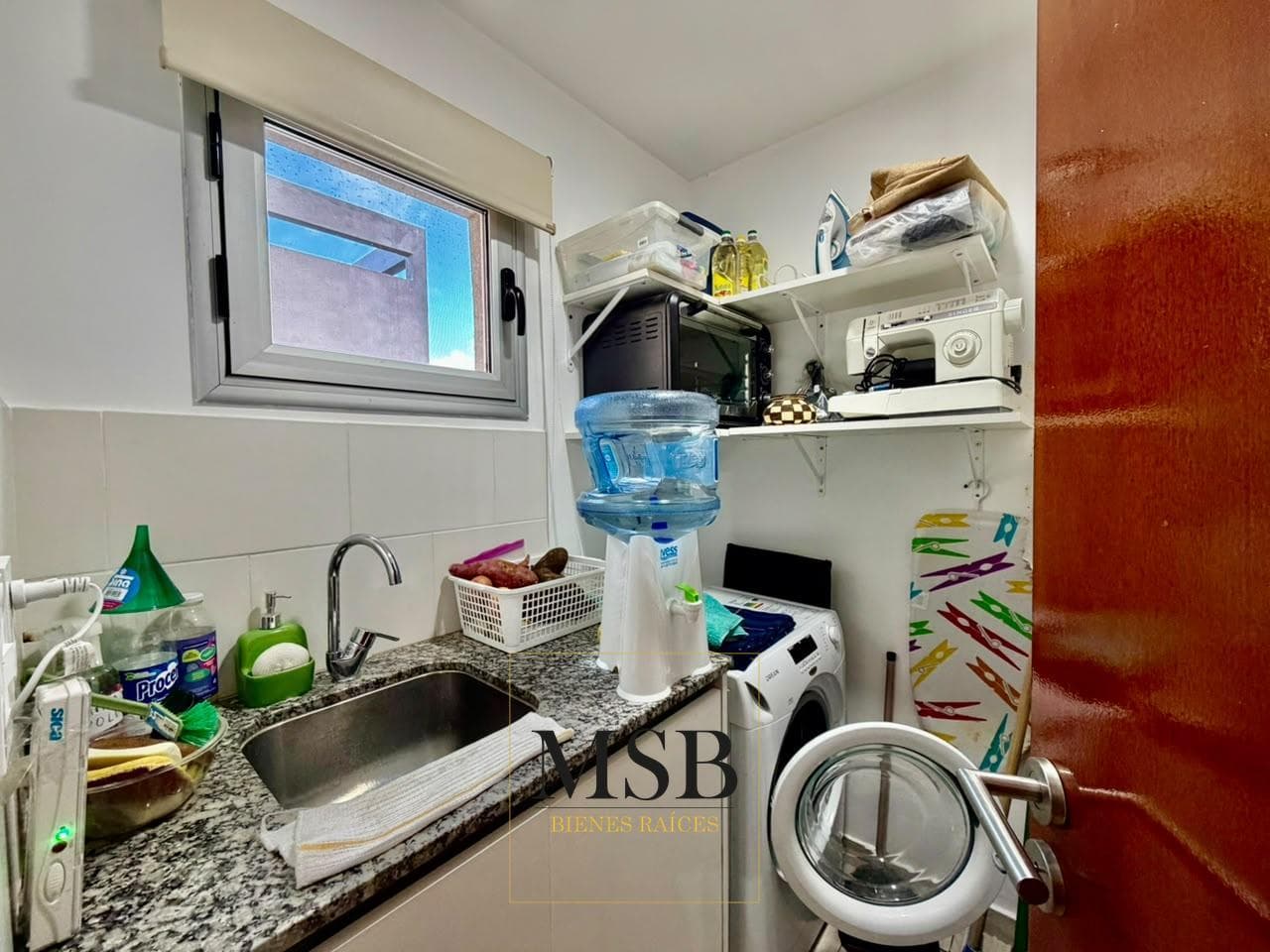 2-bedroom apartment with a garage