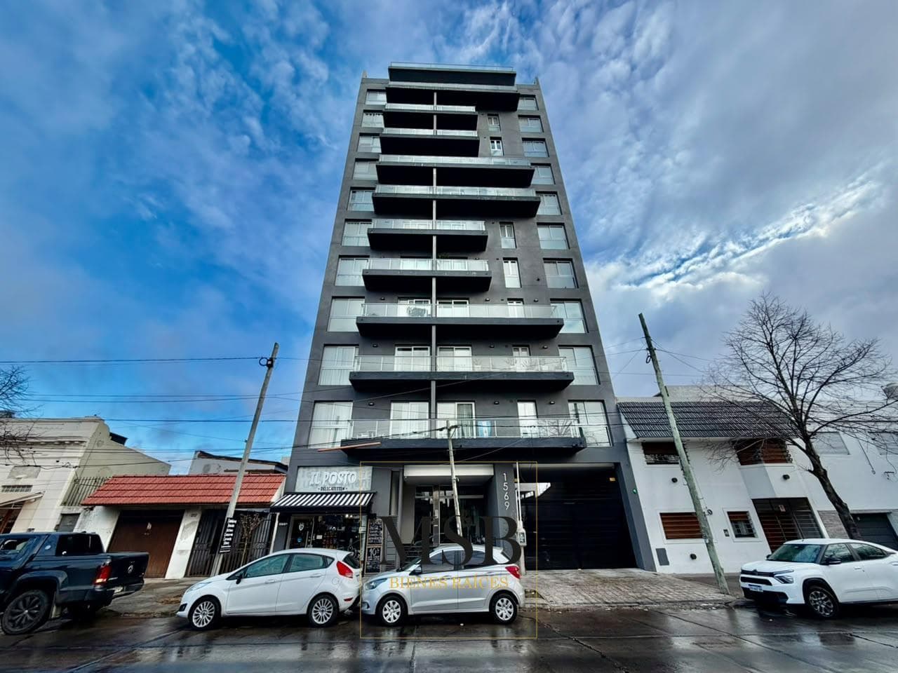 2-bedroom apartment with a garage