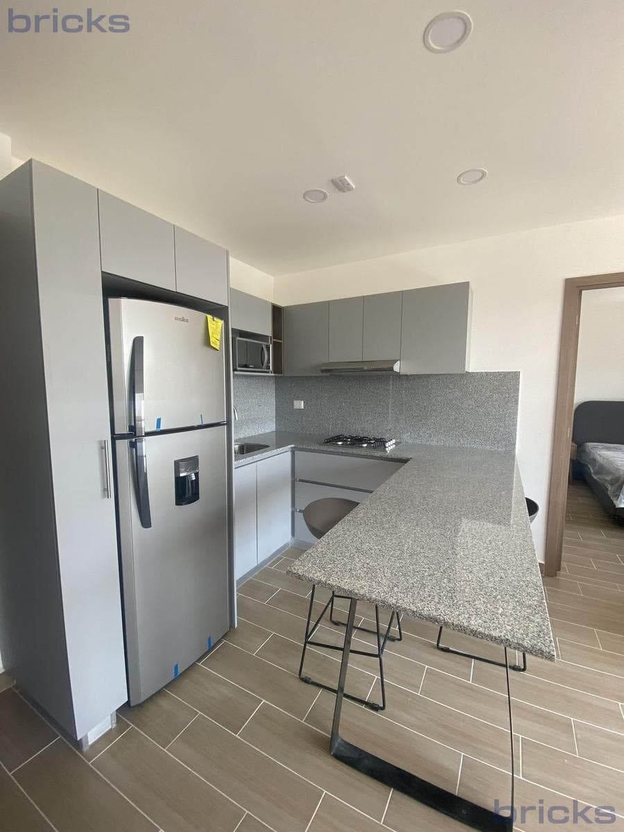Renta de1 Habitación con Baño Privado en Depa Compartido ( solo mujer ) – Zibatá, Querétaro.