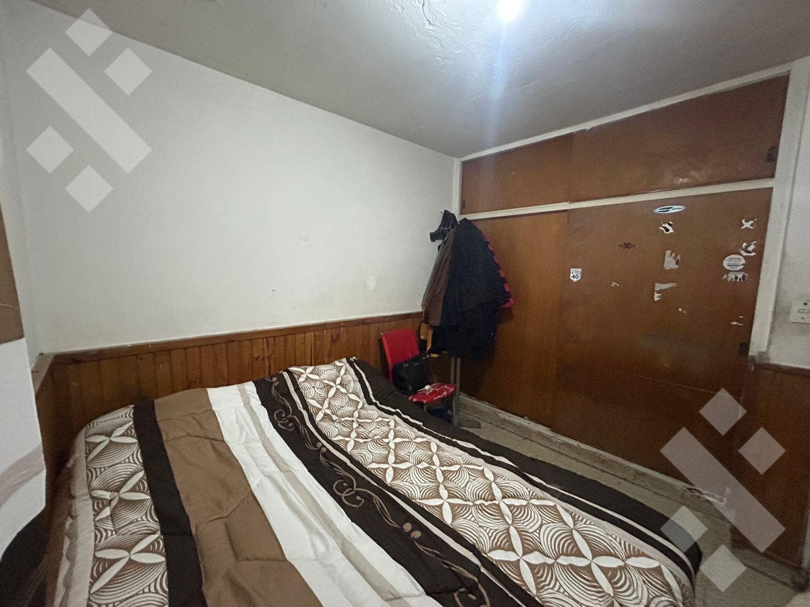 Two-bedroom apartment in need of renovation in Neuquén City