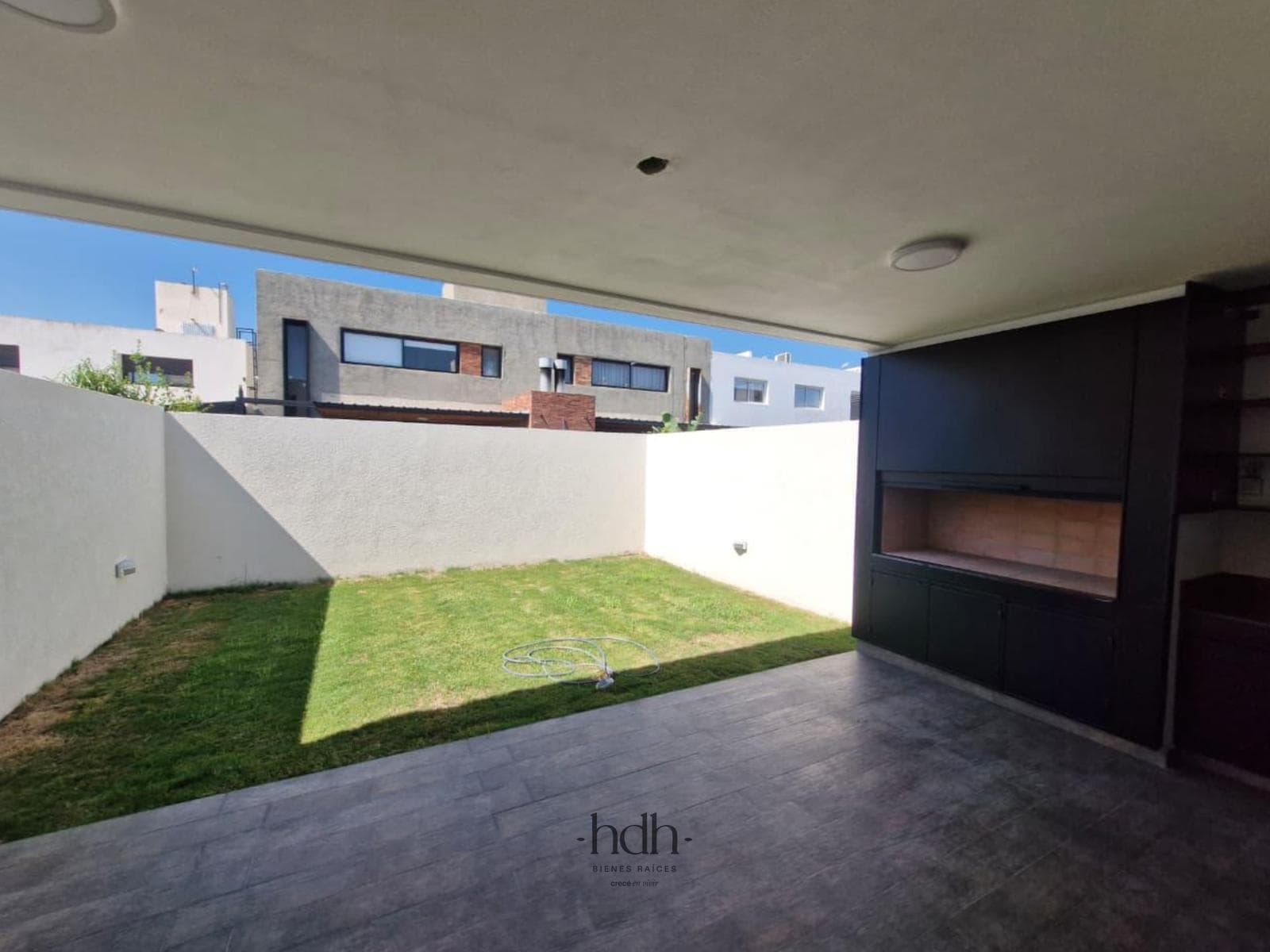 Casa venta 4 dormitorios 3 baños en Greenville II