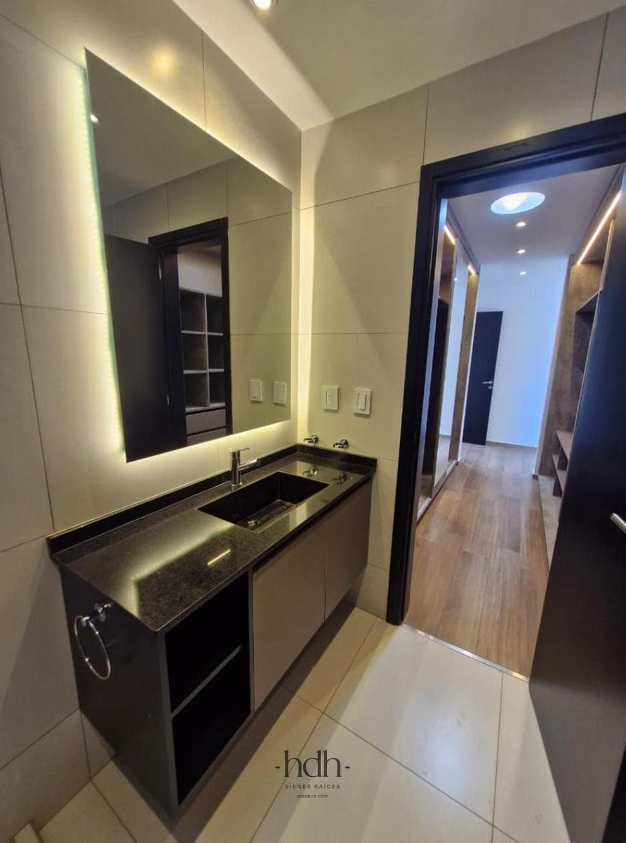 Casa venta 4 dormitorios 3 baños en Greenville II