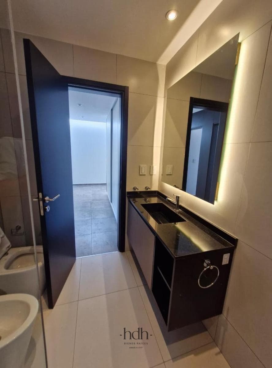 Casa venta 4 dormitorios 3 baños en Greenville II