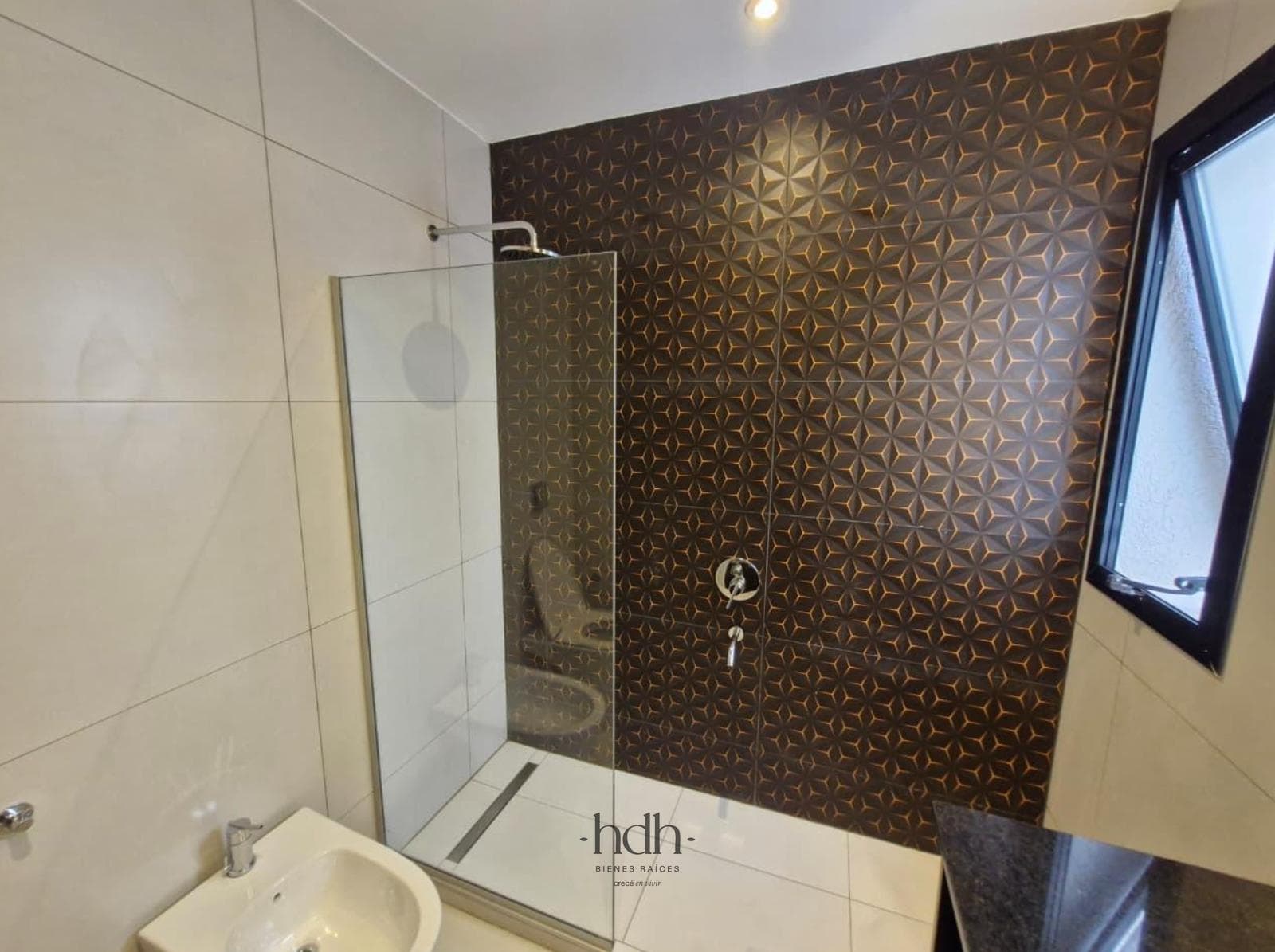 Casa venta 4 dormitorios 3 baños en Greenville II
