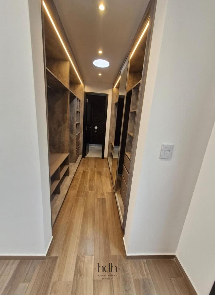 Casa venta 4 dormitorios 3 baños en Greenville II