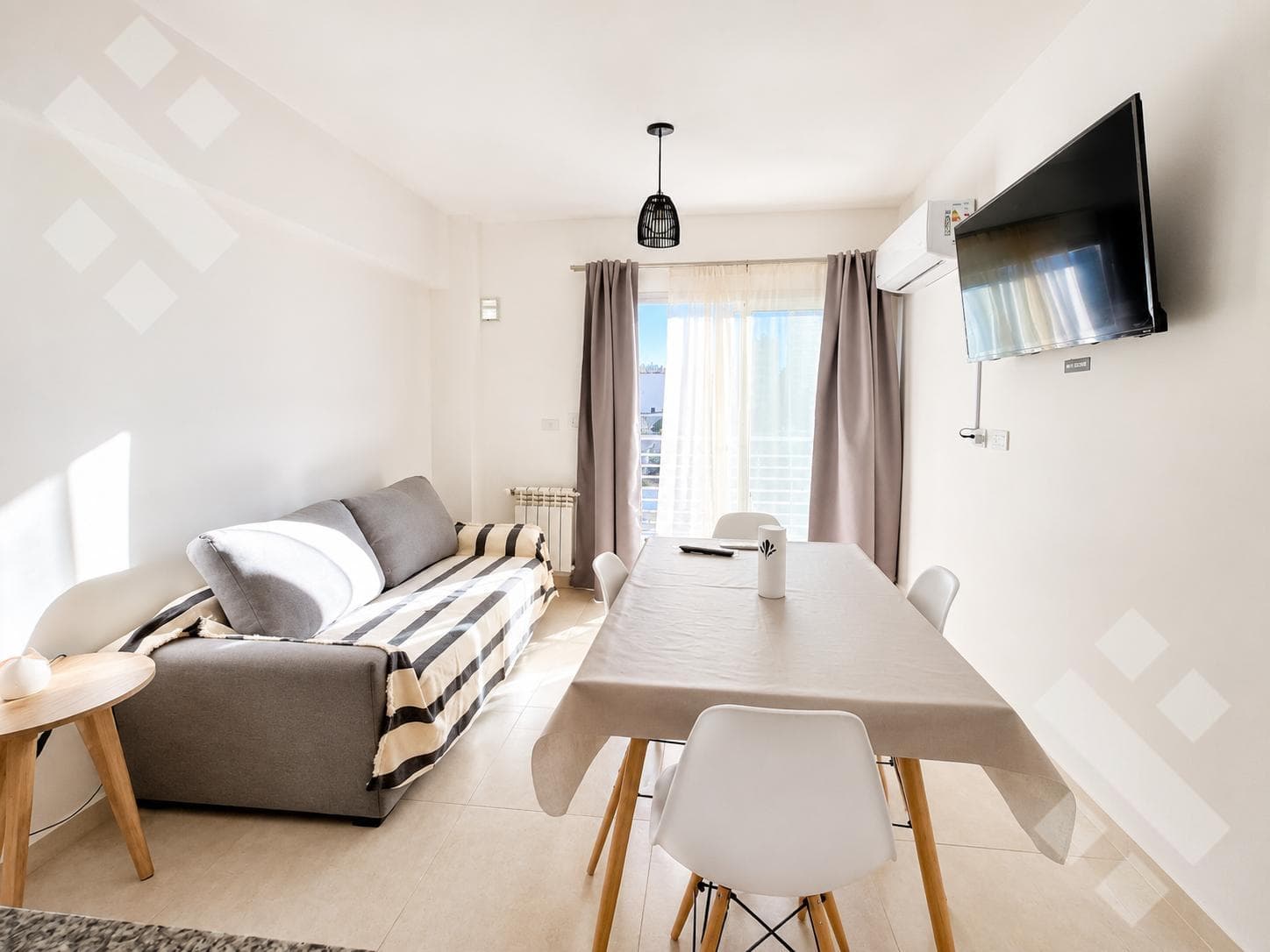 FURNISHED 1-BEDROOM APARTMENT FOR RENT WITH A BALCONY AND 2 TERRACES - DOWNTOWN - NEUQUÉN