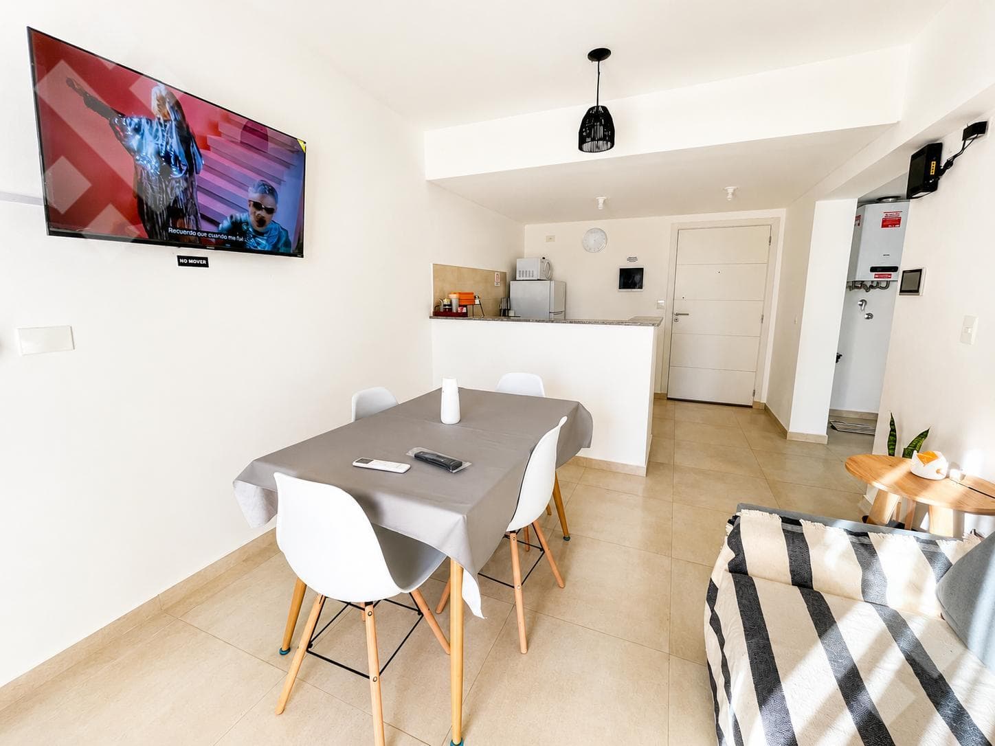 FURNISHED 1-BEDROOM APARTMENT FOR RENT WITH A BALCONY AND 2 TERRACES - DOWNTOWN - NEUQUÉN