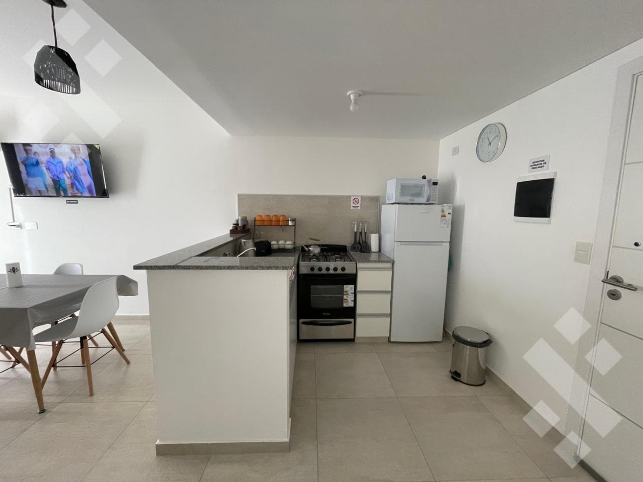 FURNISHED 1-BEDROOM APARTMENT FOR RENT WITH A BALCONY AND 2 TERRACES - DOWNTOWN - NEUQUÉN