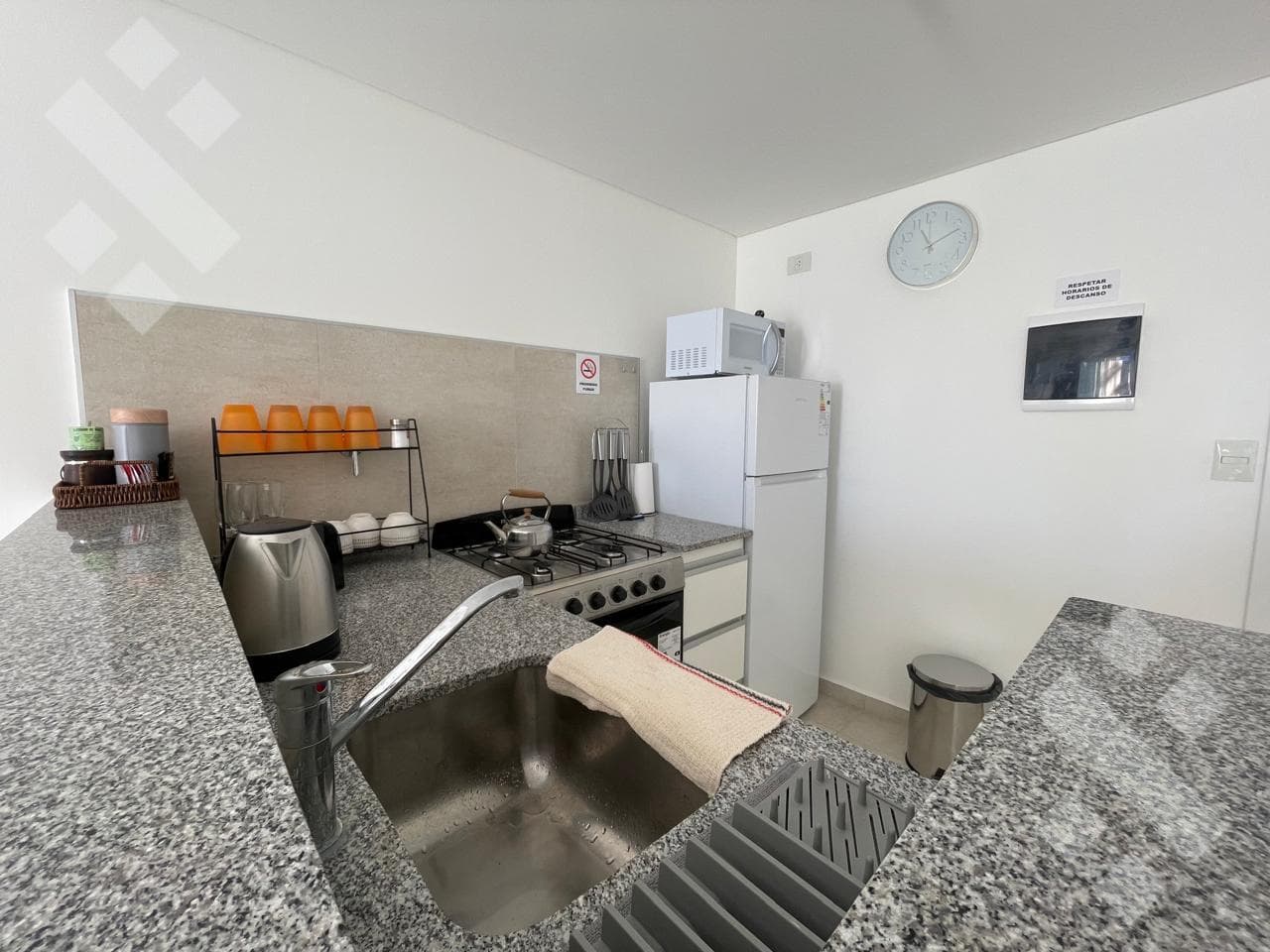 FURNISHED 1-BEDROOM APARTMENT FOR RENT WITH A BALCONY AND 2 TERRACES - DOWNTOWN - NEUQUÉN