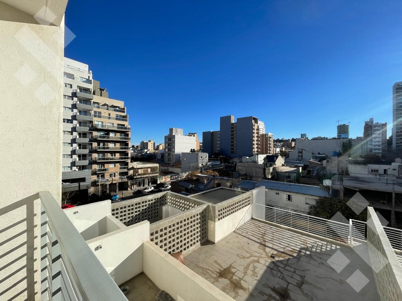 FURNISHED 1-BEDROOM APARTMENT FOR RENT WITH A BALCONY AND 2 TERRACES - DOWNTOWN - NEUQUÉN