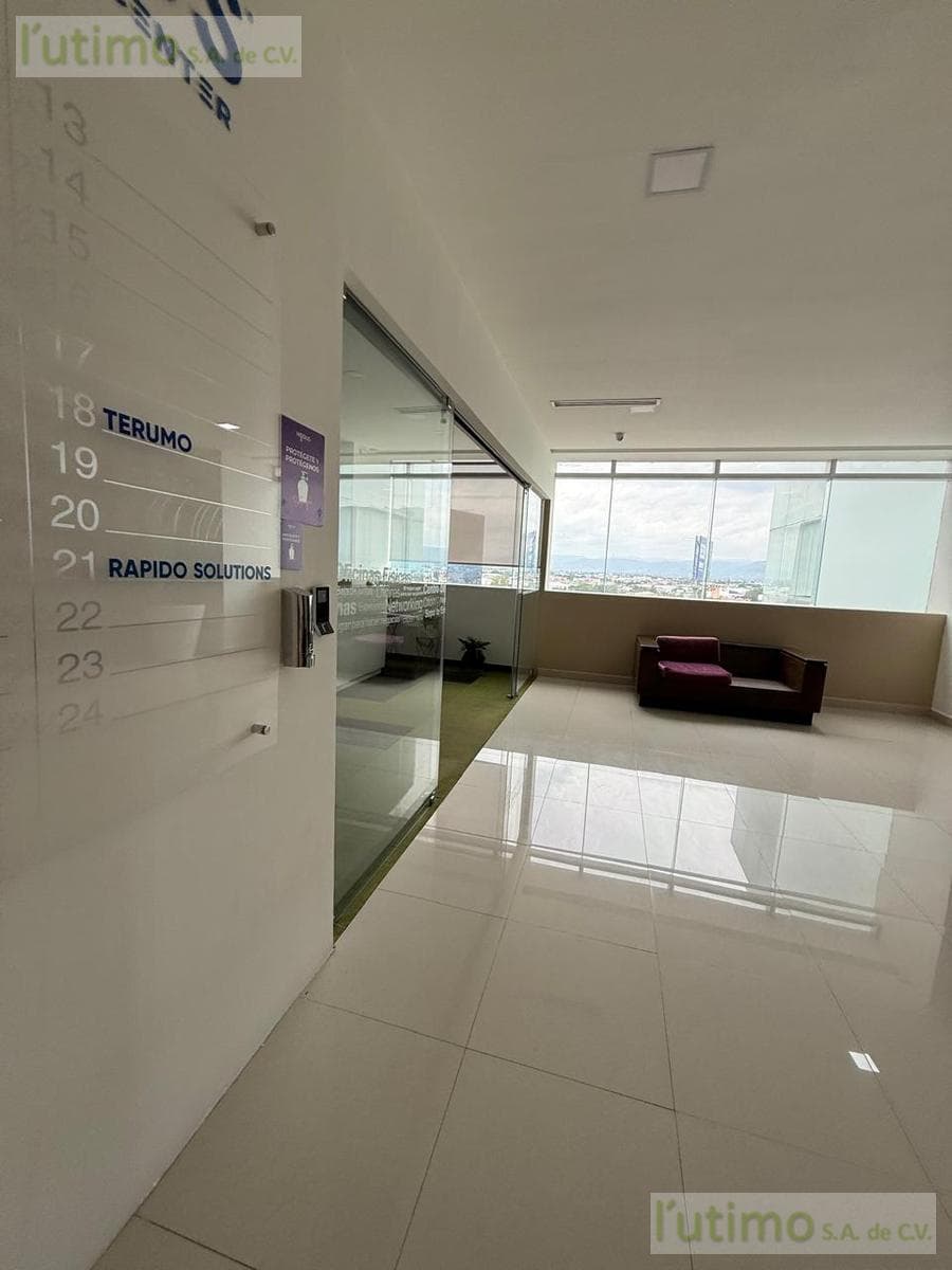 OFFICES IN A CENTRAL BUILDING, LEÓN, GUANAJUATO
